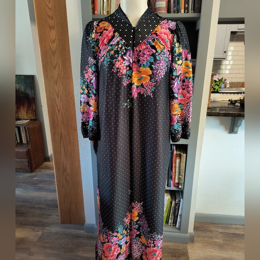 Vintage 70s Granada Black Floral Print House Dress Plus Size